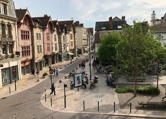 Le Plein Centre Τρουά